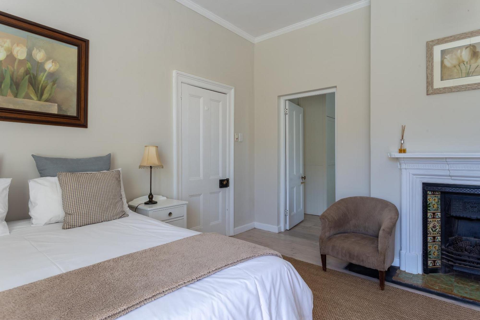 Sandown Lodge Cape Town Exterior photo